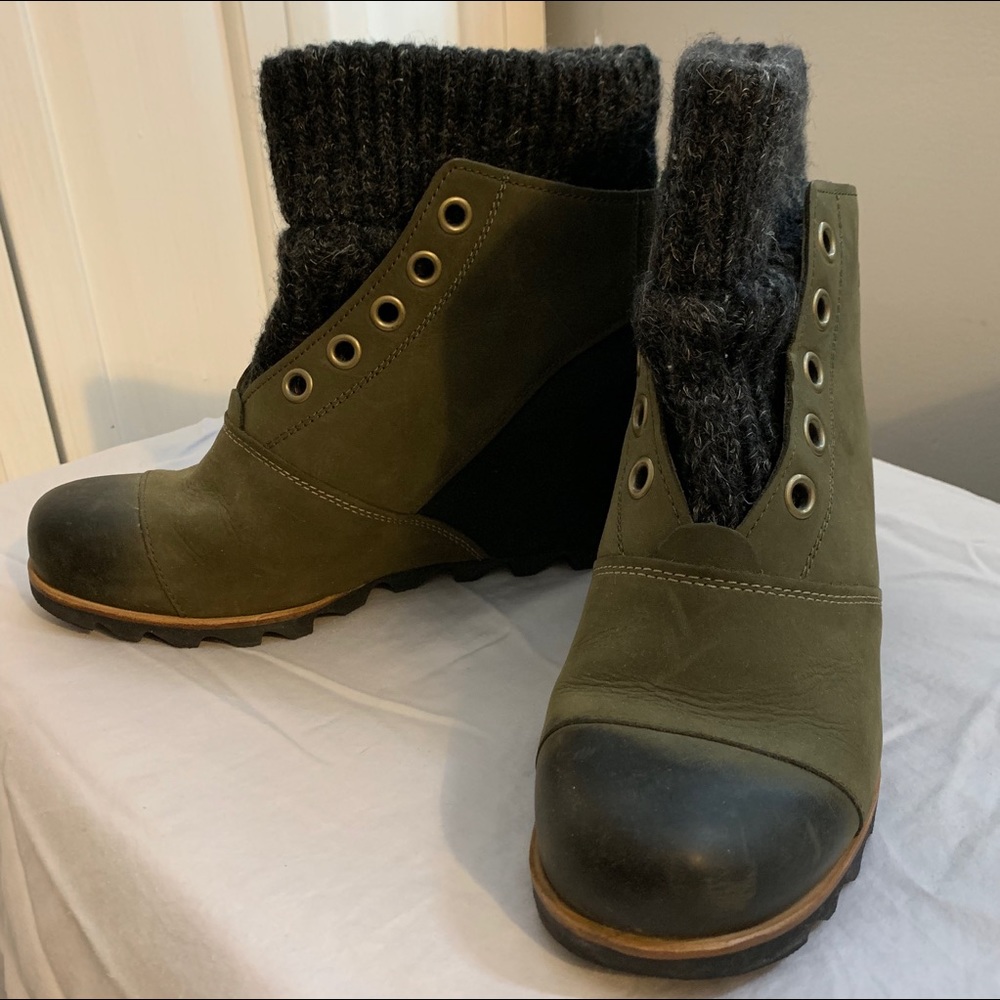 Sorel Joanie Sweater Wedge Boots (10/41) Peatmoss